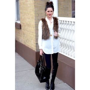 Bebe faux fur cropped vest